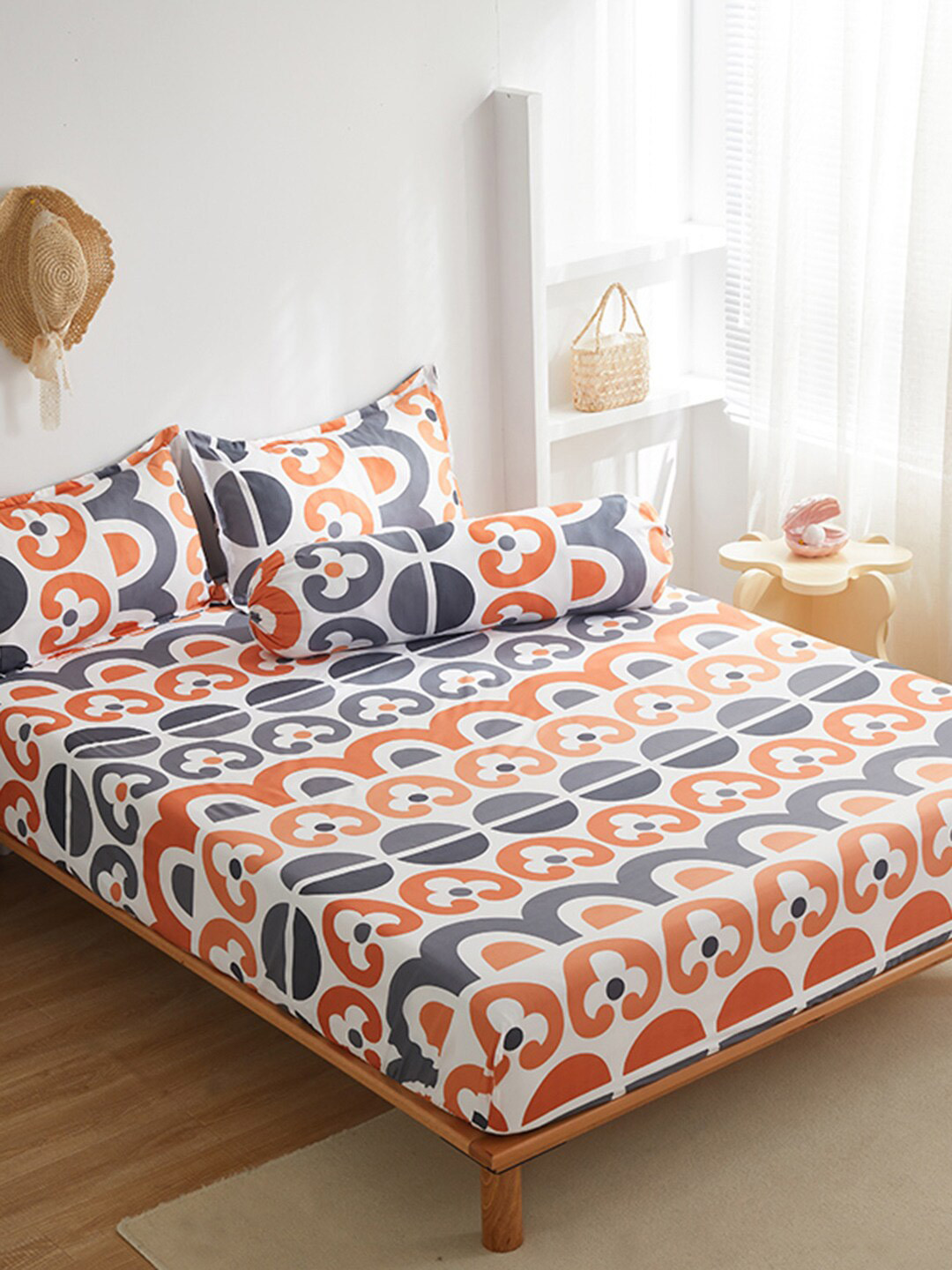 

JC HOME White & Grey Ethnic Motifs 150 TC Fitted King Bedsheet With 2 Pillow Covers