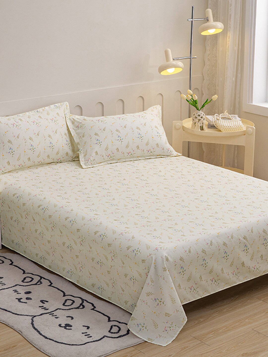 

JC HOME Beige & Blue Floral 140 TC Queen Bedsheet with 2 Pillow Covers