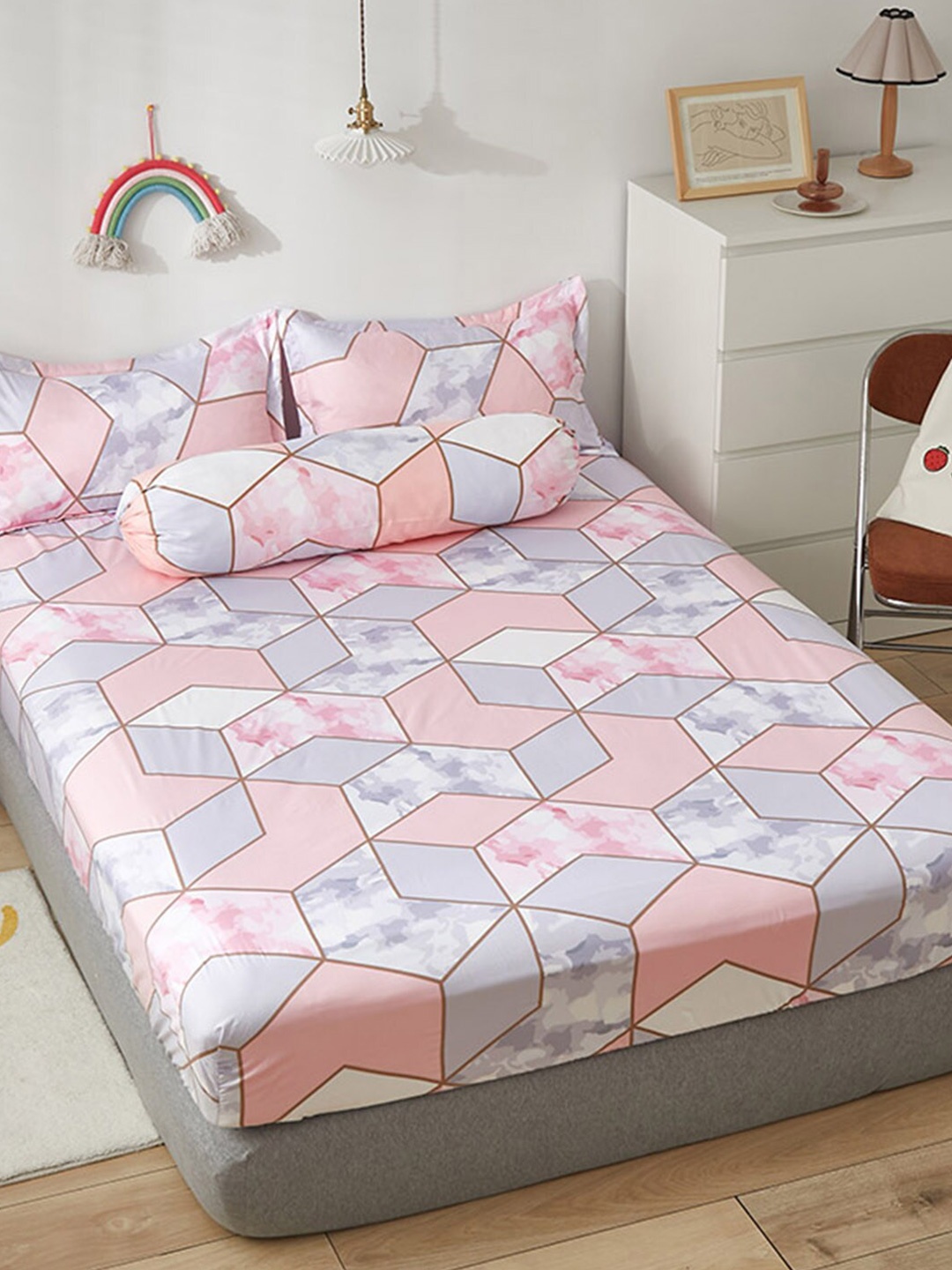 

JC HOME Pink & Grey Geometric 150 TC Queen Bedsheet With 2 Pillow Covers