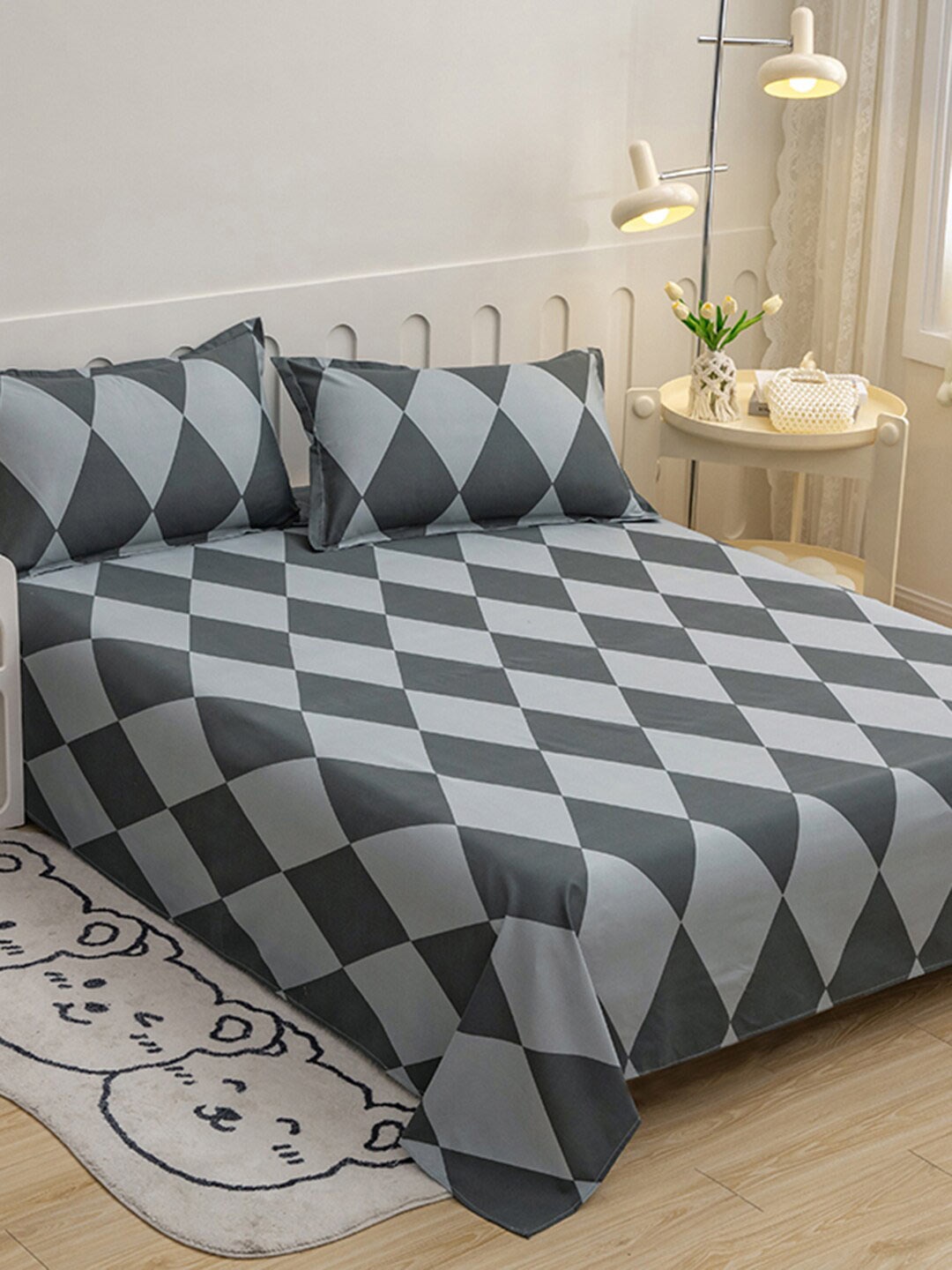 

JC HOME Grey & Black Geometric 140 TC Single Bedsheet with 2 Pillow Covers