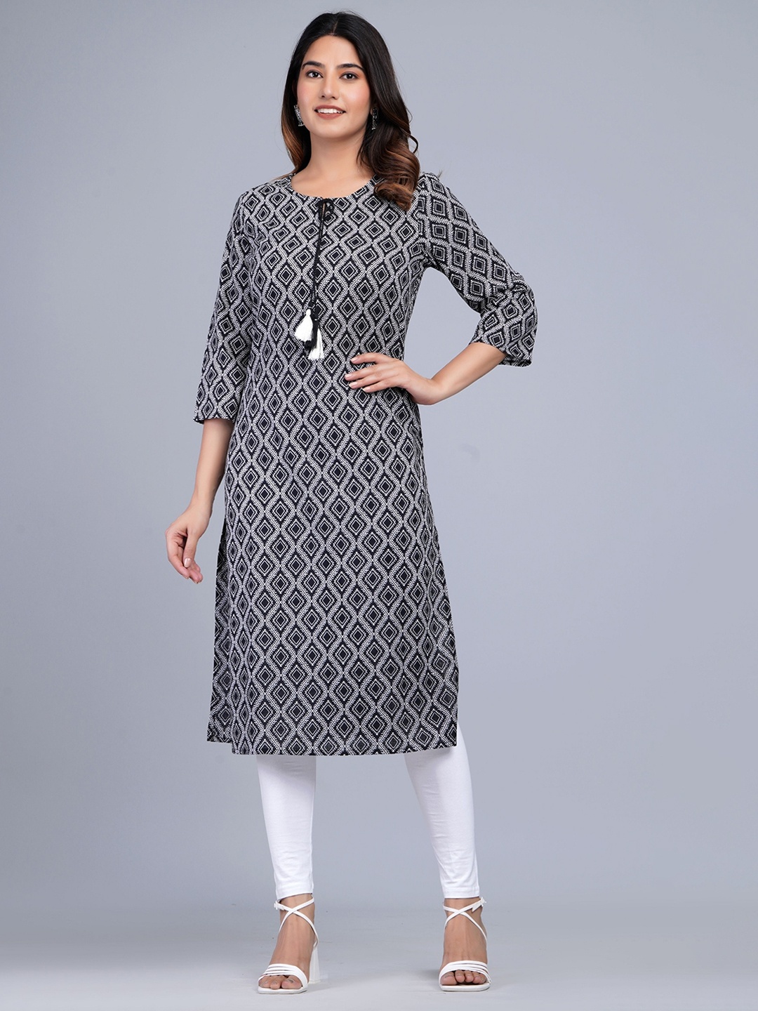 

The Kurta Express Tie-Up Neck Geometric Printed Straight Cotton Kurtas, Black