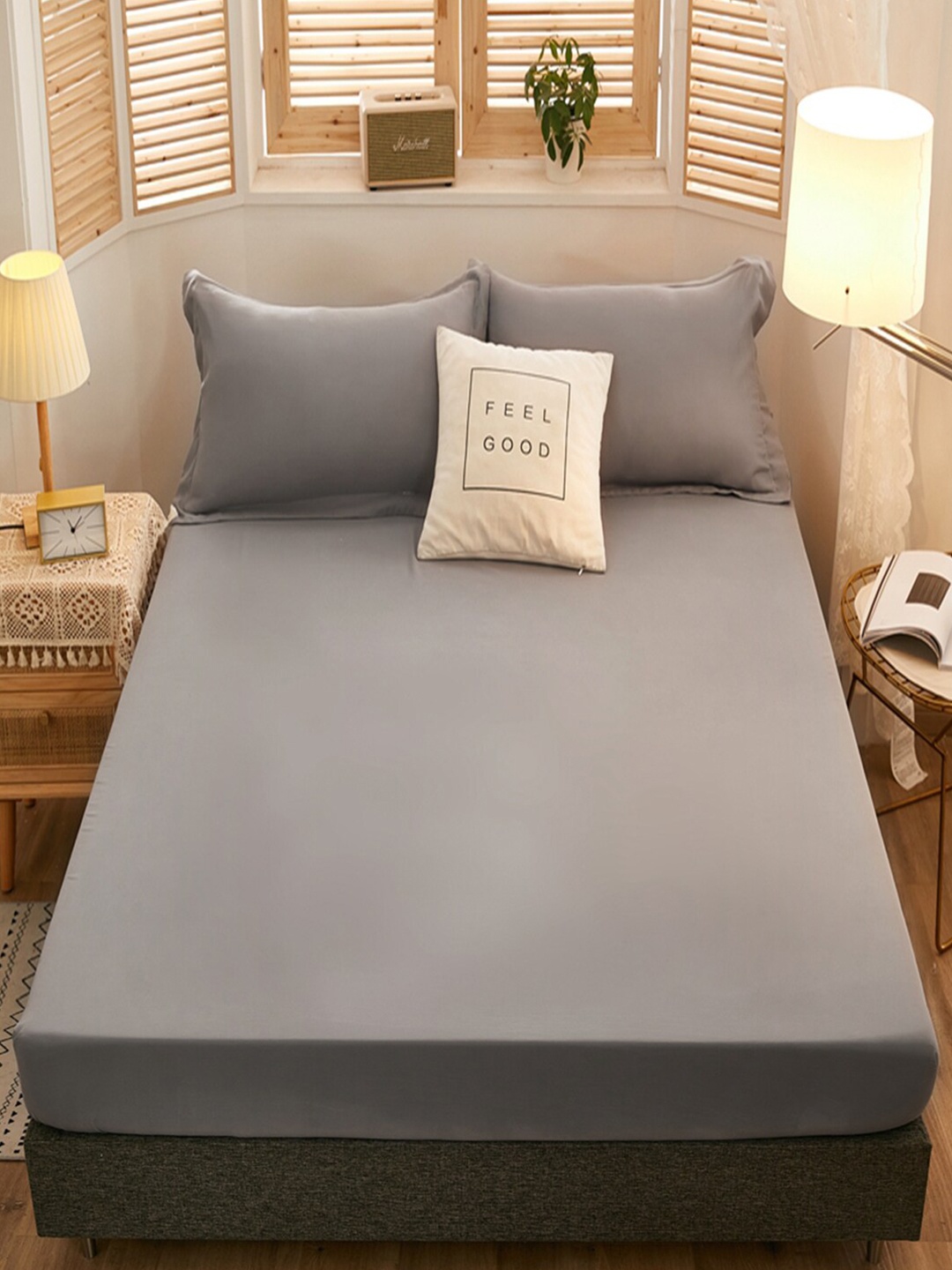 

JC HOME Grey 160 TC Fitted Queen Bedsheet with 2 Pillow Covers