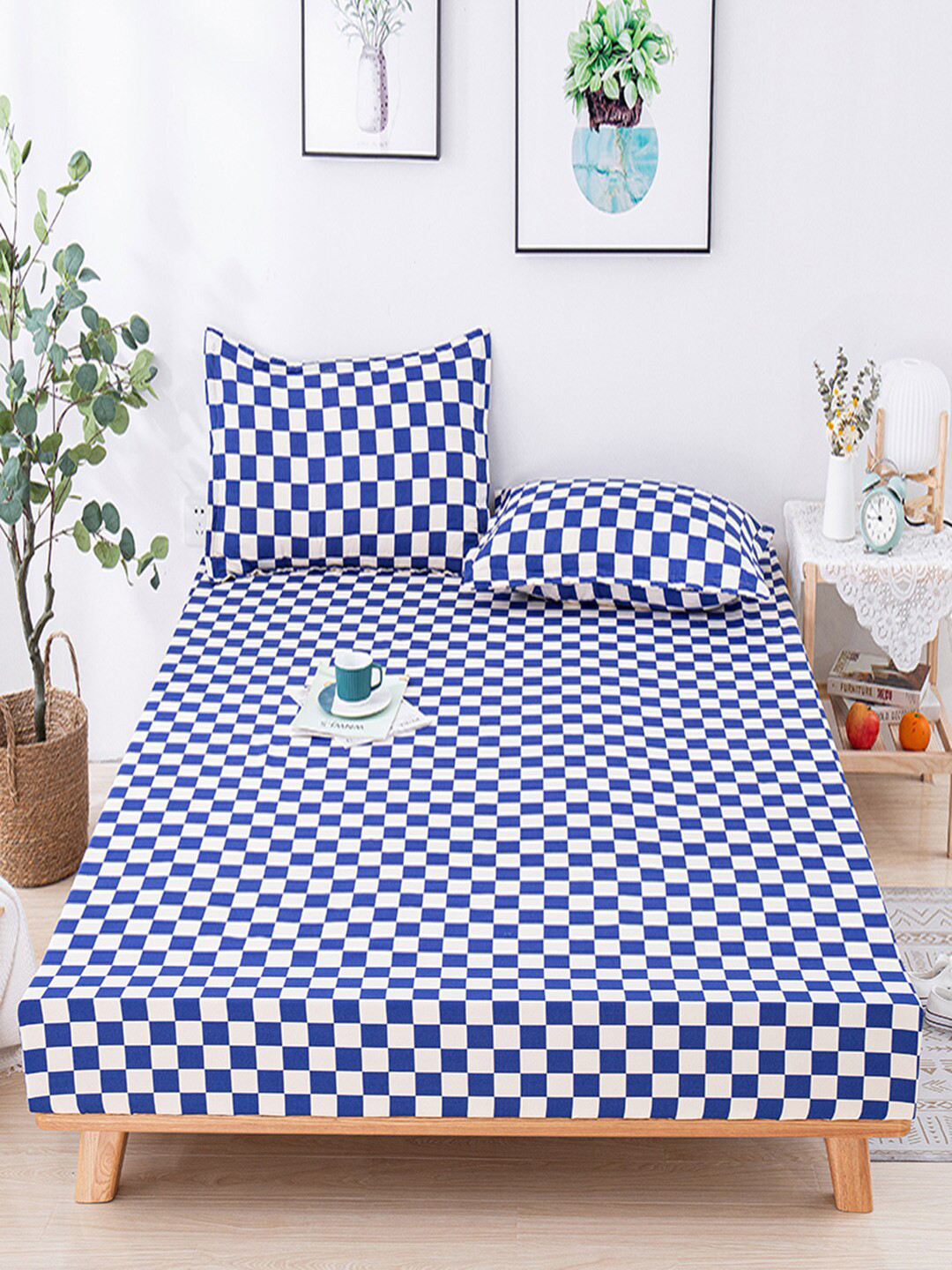 

JC Collection Blue & White Geometric 150 TC Fitted King Bedsheet With 2 Pillow Covers