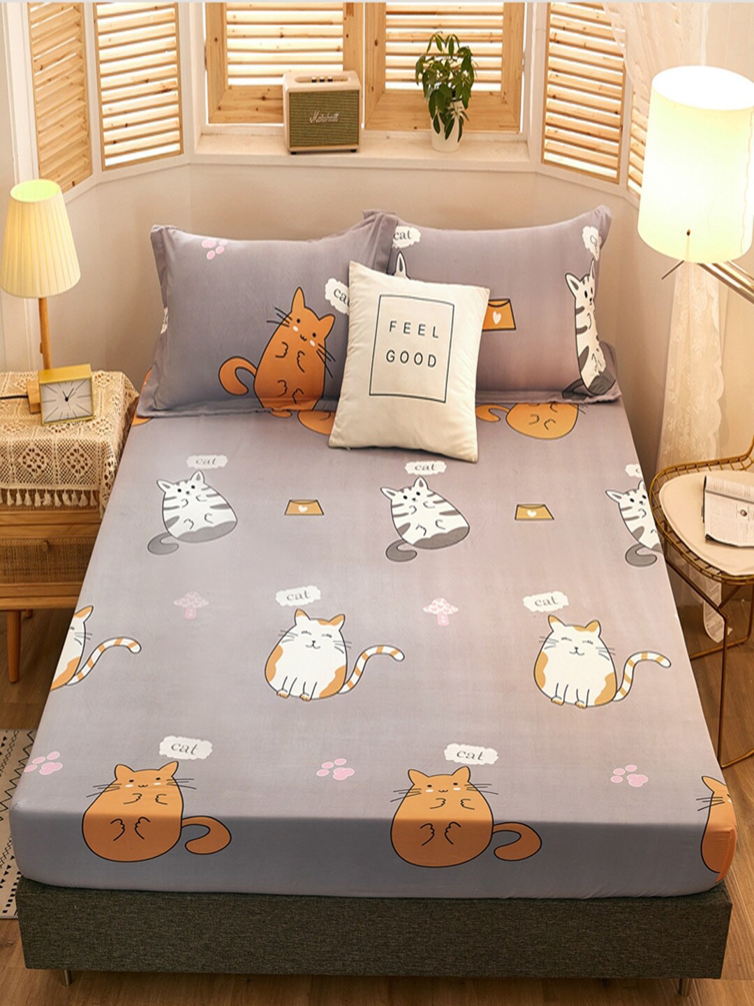 

JC HOME Grey & White Conversational 160 TC Fitted King Bedsheet With 2 Pillow Covers