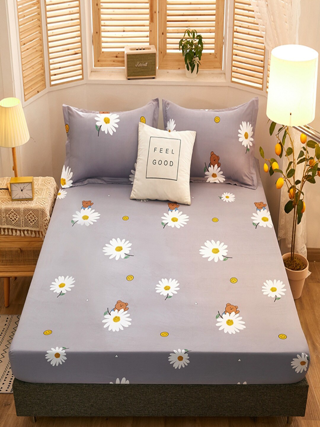 

JC HOME Grey & White Floral 160 TC Fitted King Bedsheet With 2 Pillow Covers
