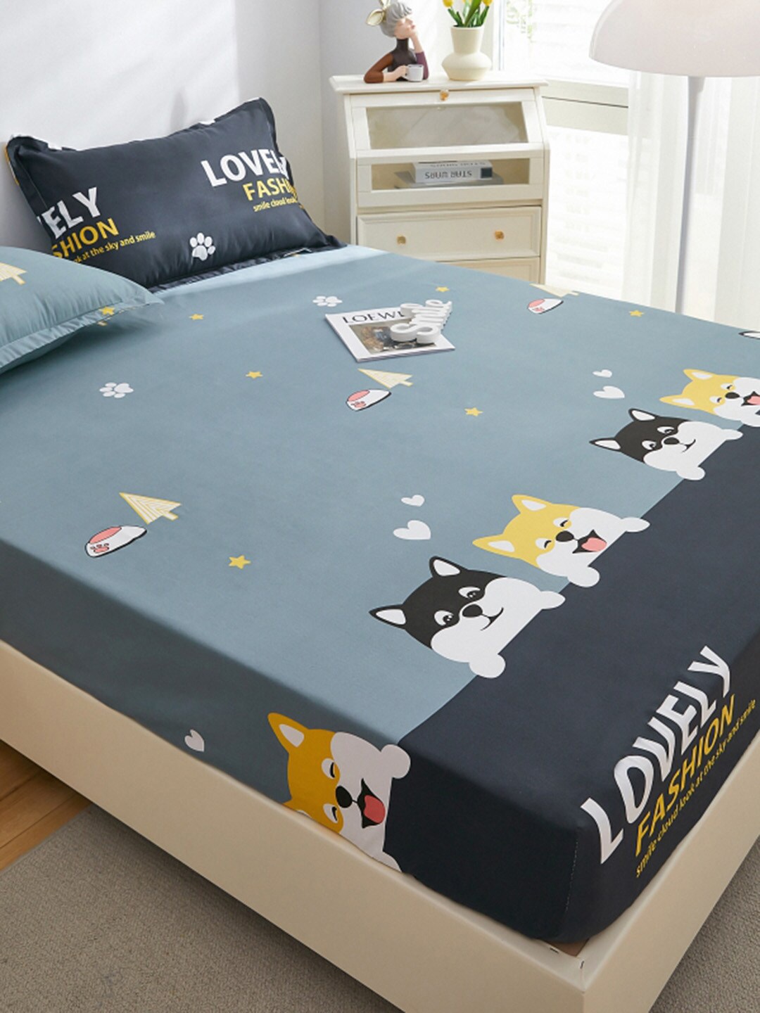 

JC HOME Grey & Black Printed 160 TC Fitted Queen Bedsheet & 2 Pillow Covers