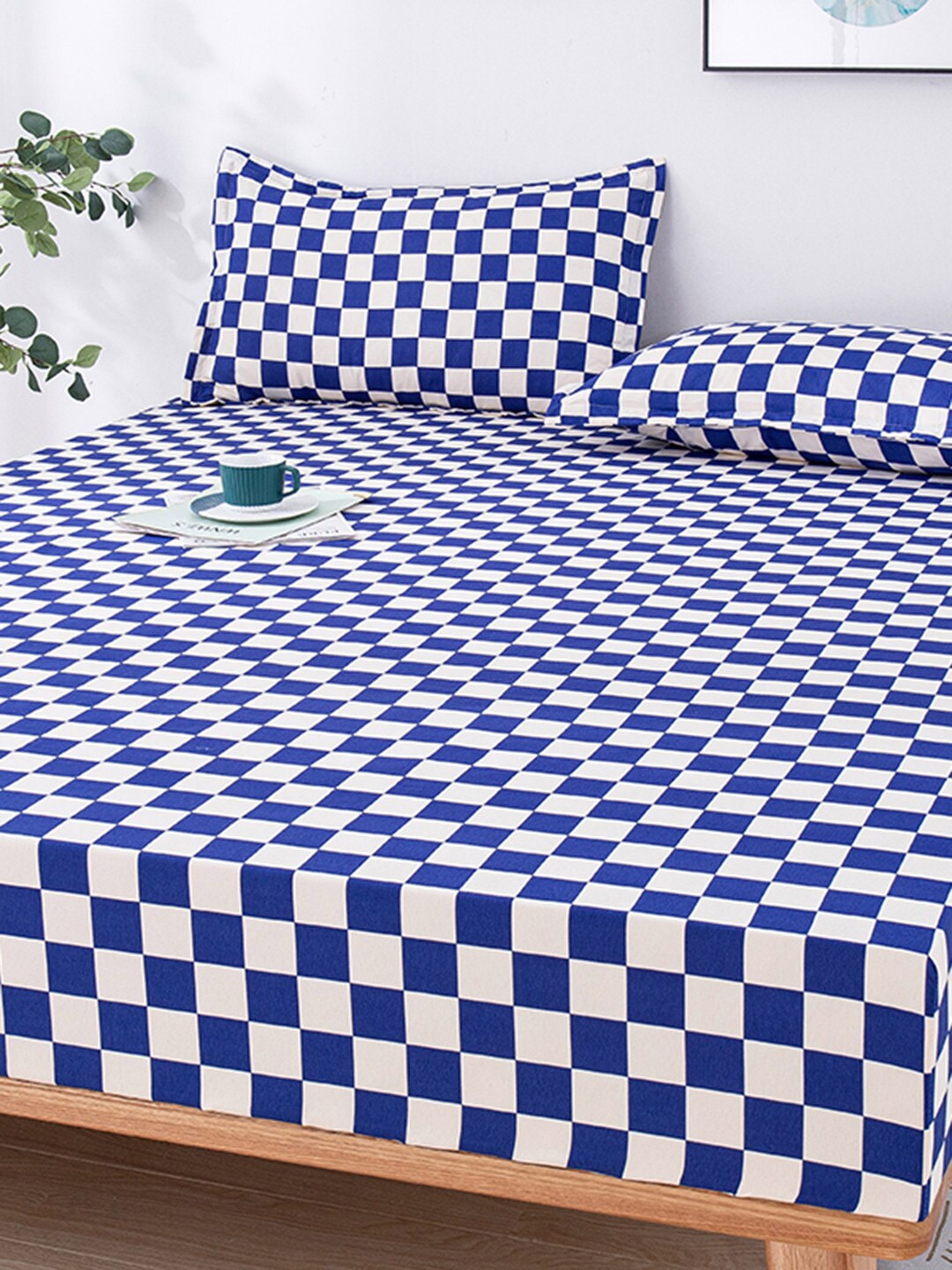 

JC HOME Blue White Printed 150 TC Fitted Queen Bedsheet 2 Pillow Covers