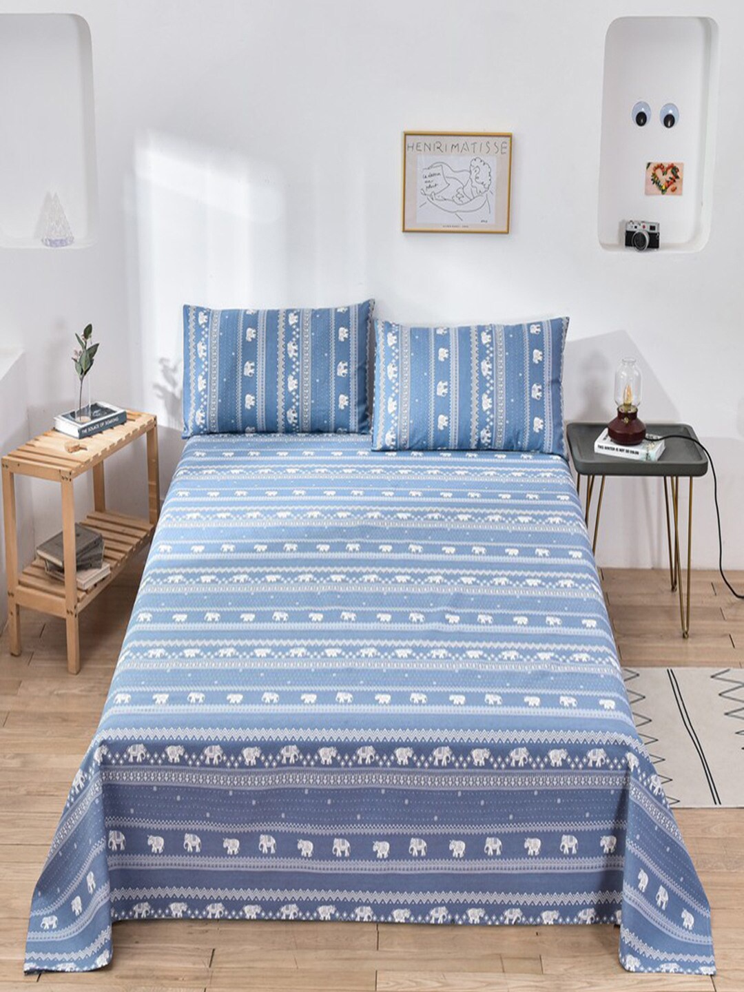 

JC HOME Blue & White Ethnic Motifs 160 TC King Bedsheet with 2 Pillow Covers