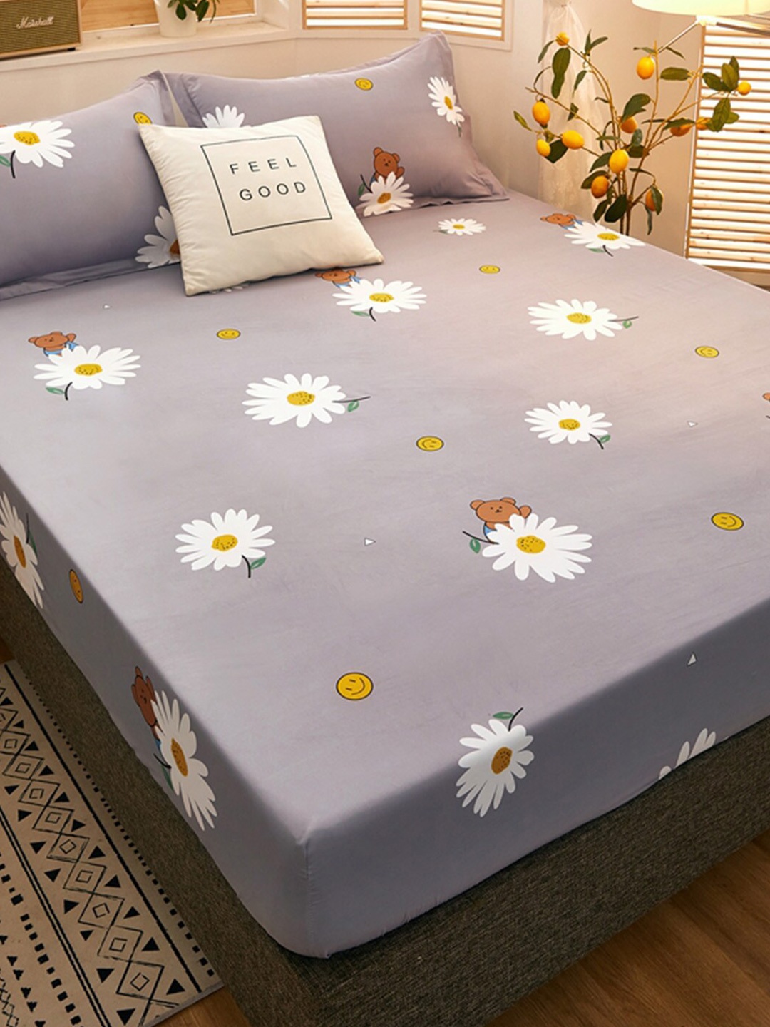 

JC HOME Grey & White Floral 160 TC Fitted Queen Bedsheet with 2 Pillow Covers