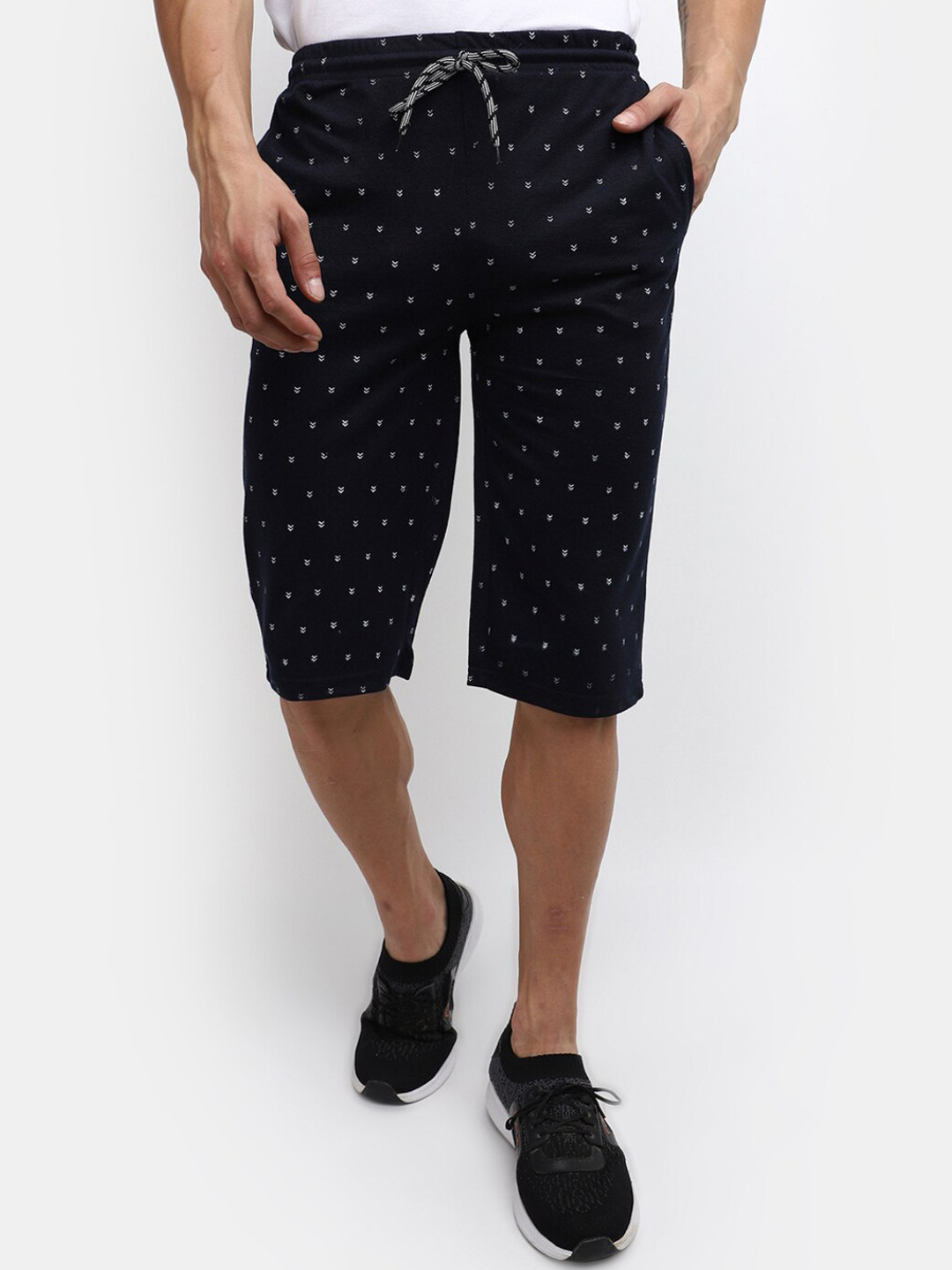 

V-Mart Men Printed Mid-Rise Shorts, Blue