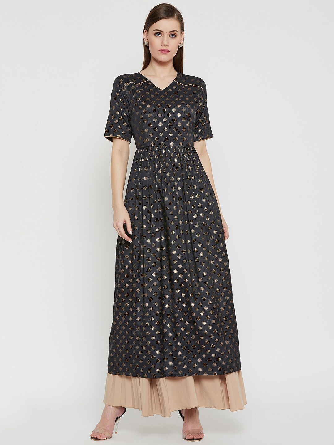 

RARE Woven Design V-Neck Anarkali Kurta, Black