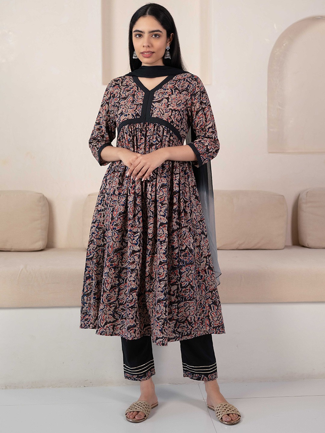 

Myshka Ethnic Motifs Printed V Neck Anarkali Kurta With Trousers & Dupatta, Black