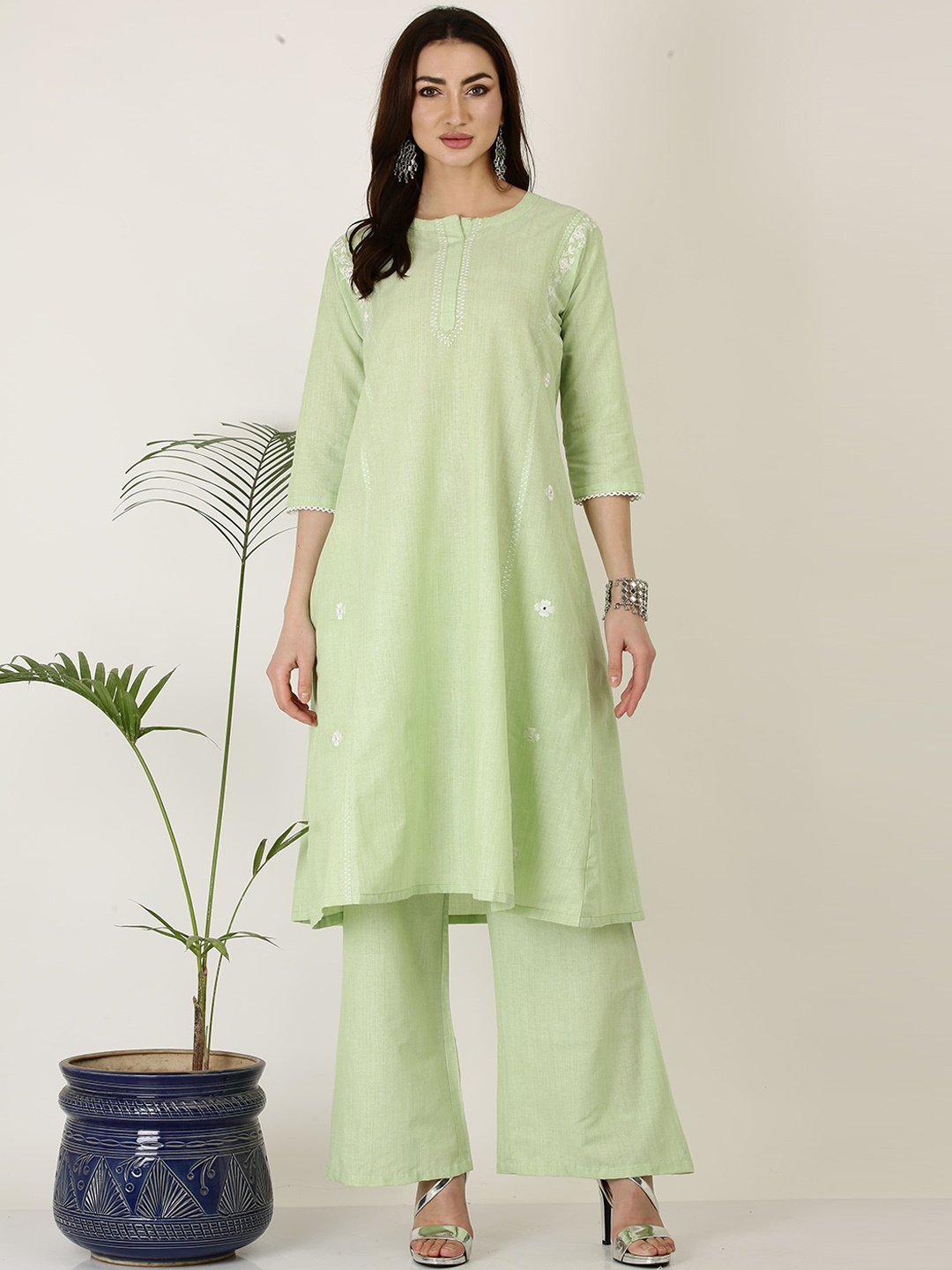 

KAANCHIE NANGGIA Floral Embroidered Panelled Kurta With Palazzos Set, Green