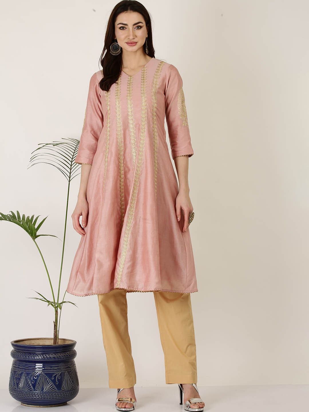 

KAANCHIE NANGGIA Ethnic Motifs Embroidered Zari A-Line Kurta with Trousers, Peach