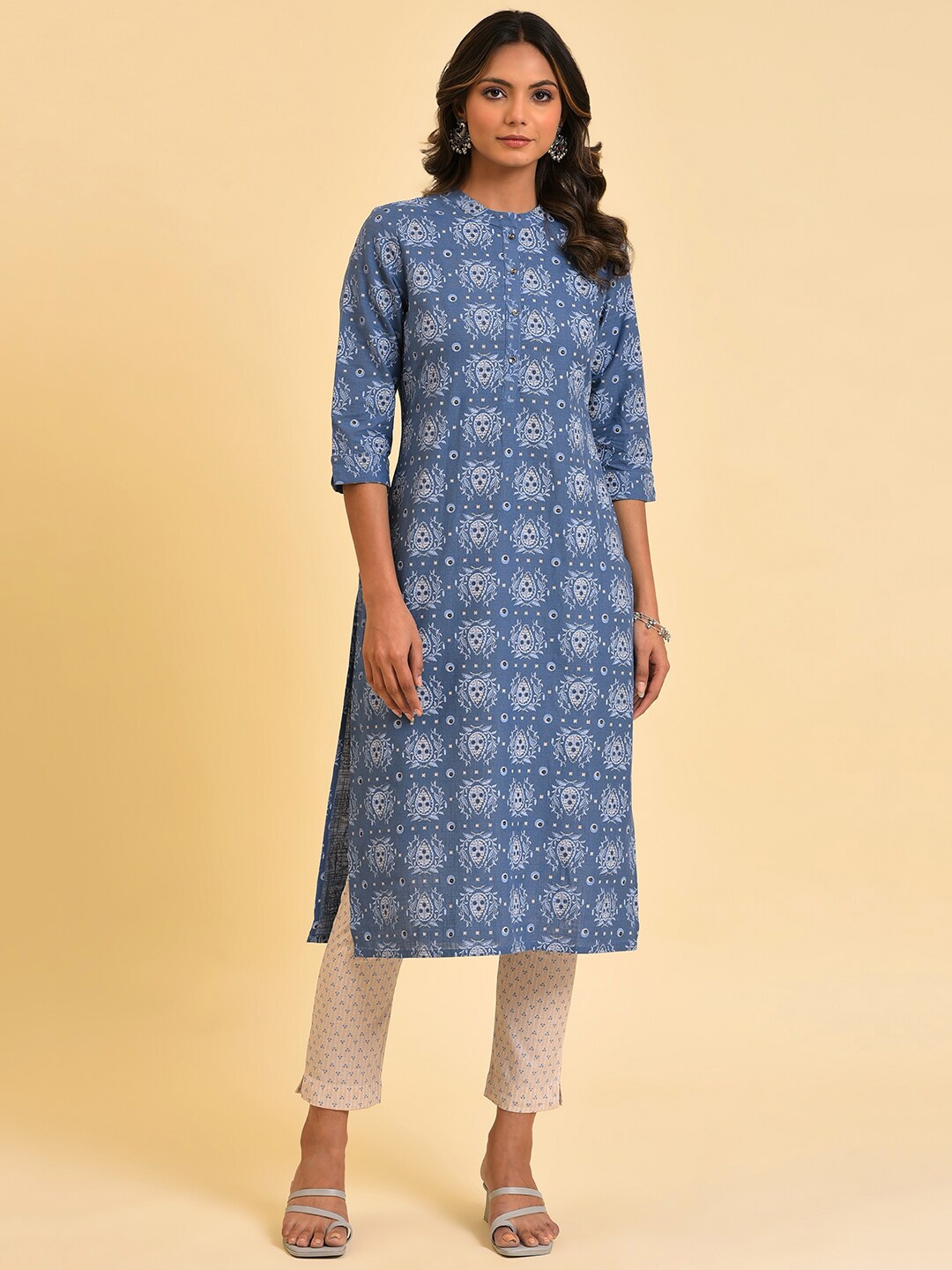 

W Blue & White Ethnic Motifs Printed Pure Cotton Kurta