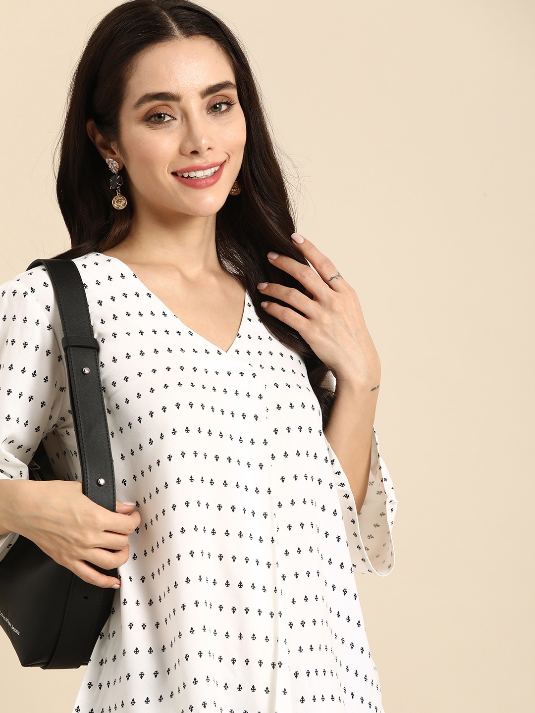 

Anouk Ethnic Motifs Printed Pleated Detail Monochrome A-Line Top, White