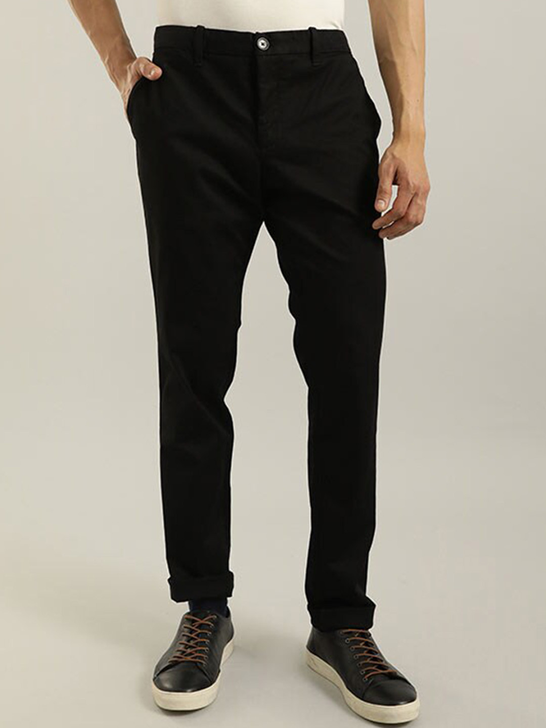 

Indian Terrain Men Brooklyn Mid-Rise Slim Fit Trousers, Black