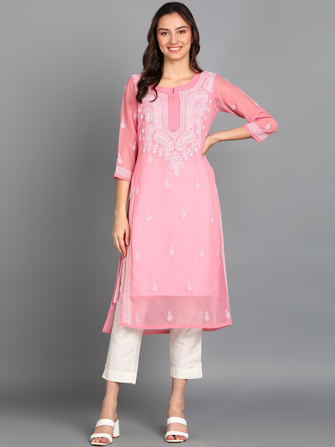 

VAHSON Ethnic Motifs Embroidered Chikankari Georgette Kurta, Pink
