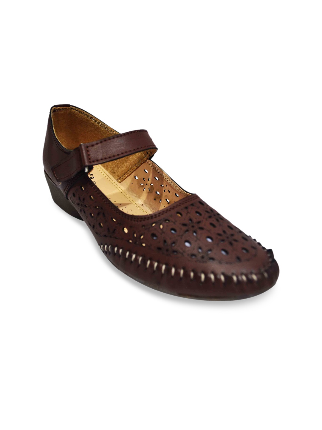 

Ajanta Laser Cuts Round Toe Ballerinas, Brown