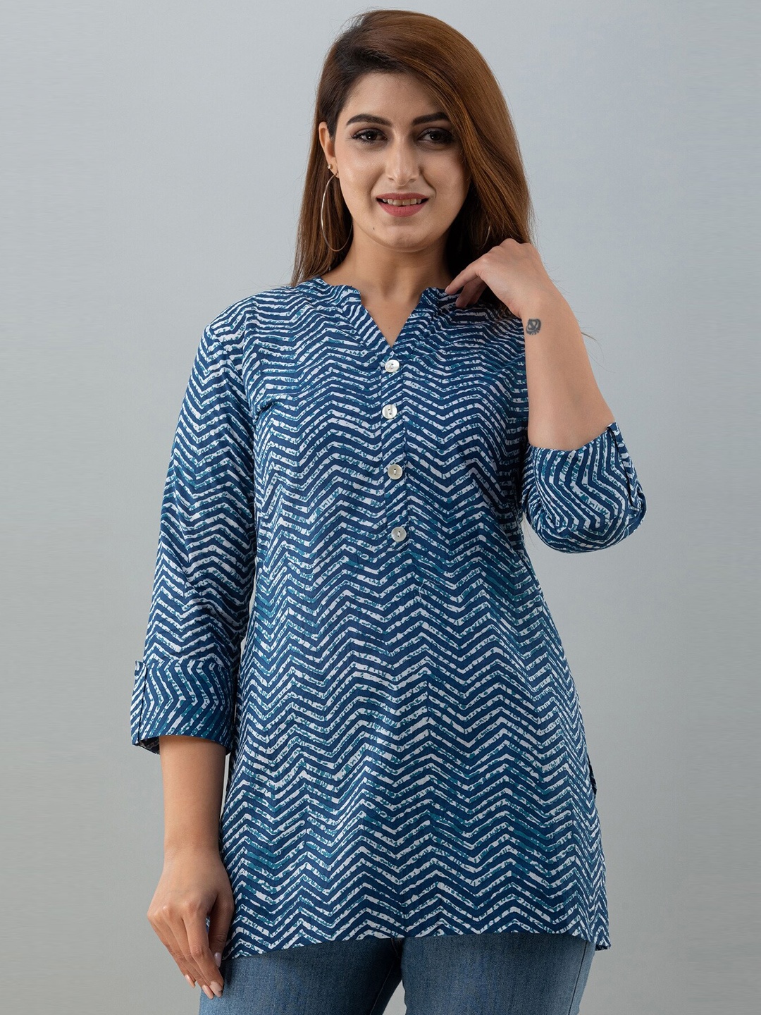 

HERE&NOW Blue & White Geometric Printed Kurti