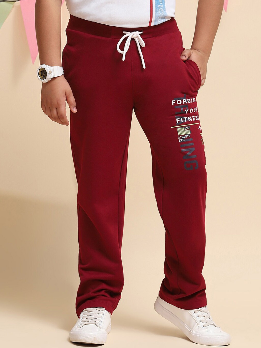 

Monte Carlo Boys Typography Printed Regular Fit Track Pants, Maroon