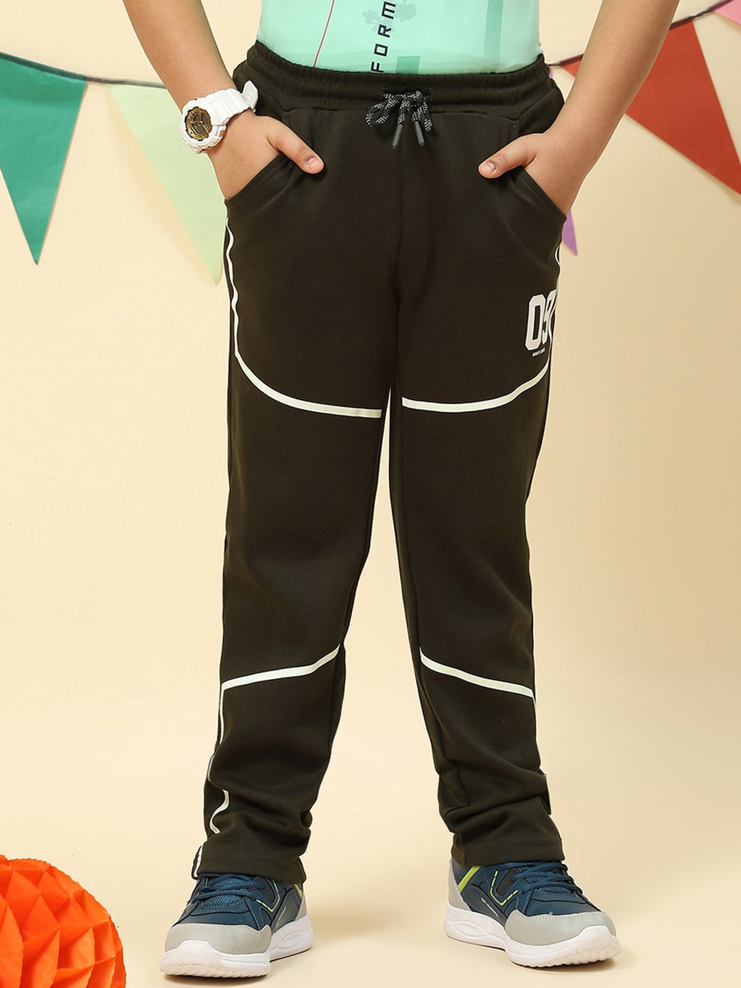 

Monte Carlo Boys Regular Fit Track Pants, Olive