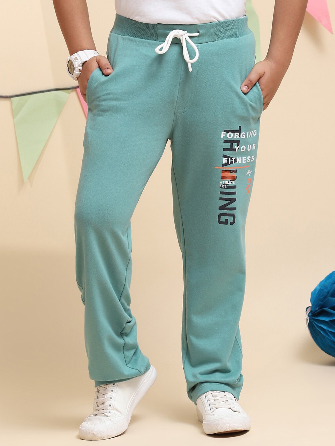 

Monte Carlo Boys Typography Printed Regular Fit Track Pants, Green