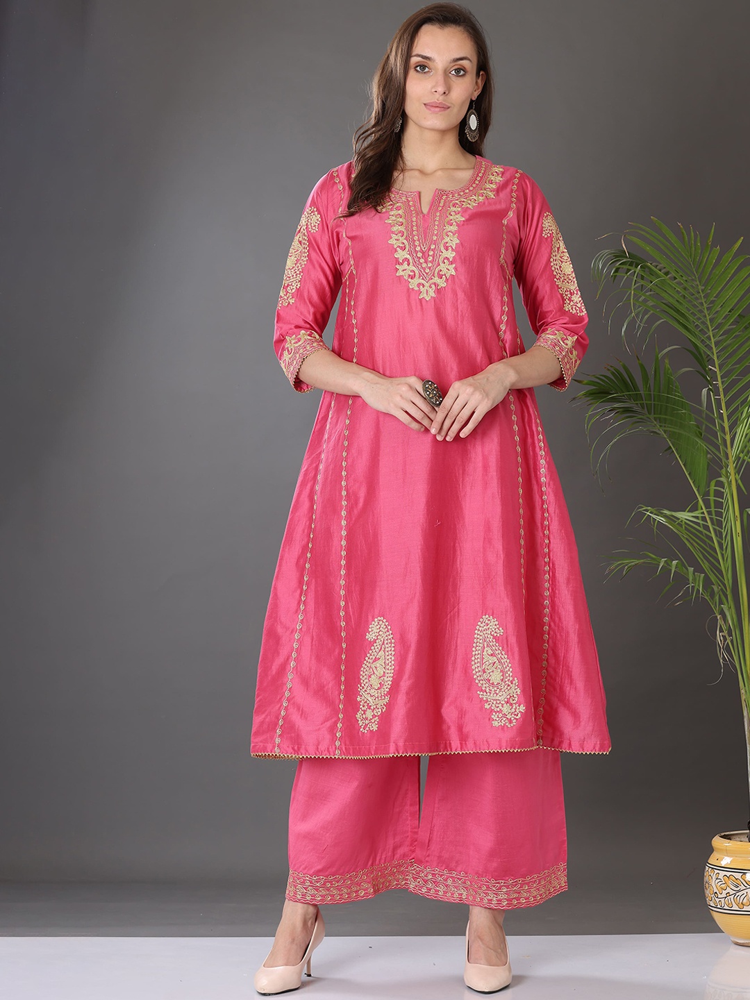 

KAANCHIE NANGGIA Ethnic Motifs Embroidered Zari Kurta with Palazzos, Pink