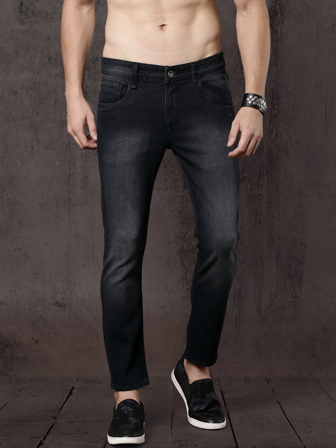 

Roadster Men Black Skinny Fit Mid-Rise Clean Look Stretchable Ankle-Length Jeans