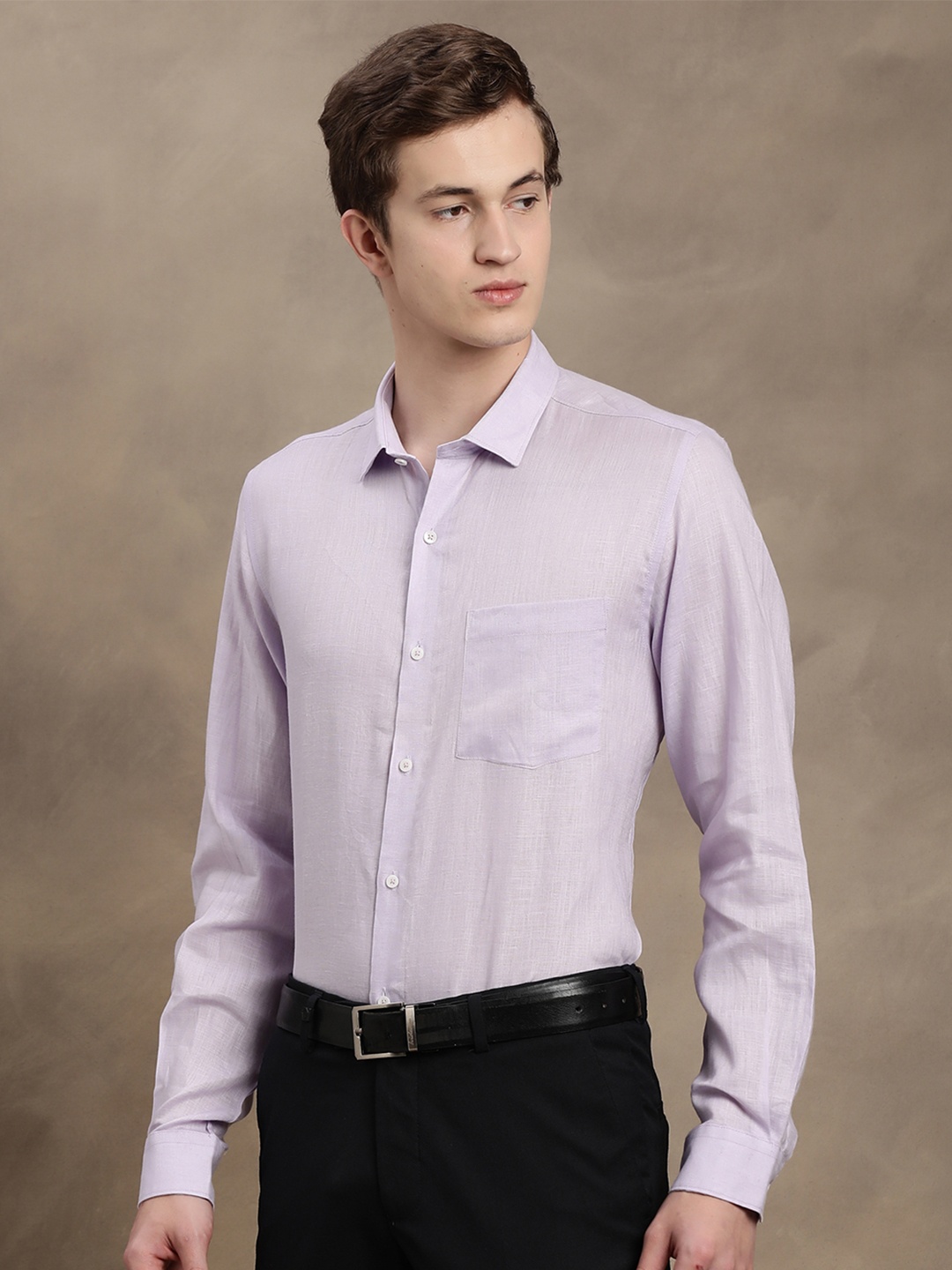 

Turtle Modern Slim Fit Opaque Pure Linen Formal Shirt, Purple