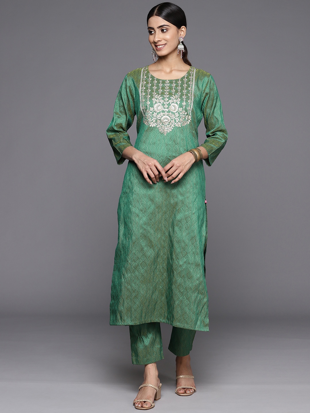 

Varanga Women Ethnic Motifs Embroidered Regular Kurta with Trousers, Green