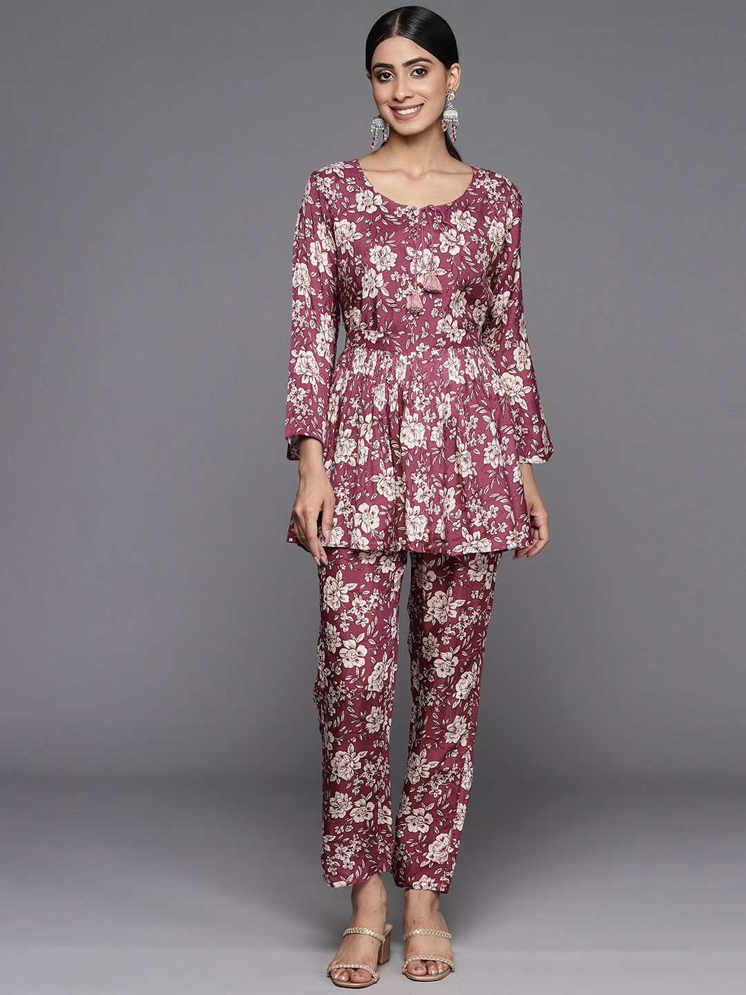 

Varanga Women Floral Printed Empire Sequinned Pure Cotton Kurta with Trousers, Purple