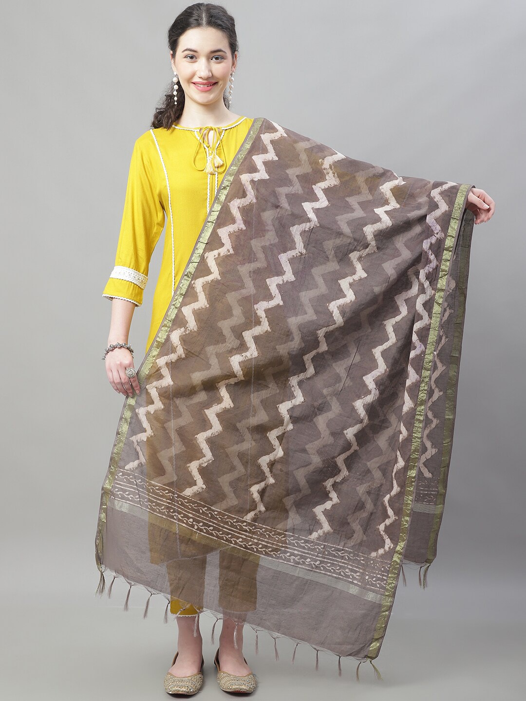

LOOM LEGACY Striped Dupatta With Tasselled Border, Grey