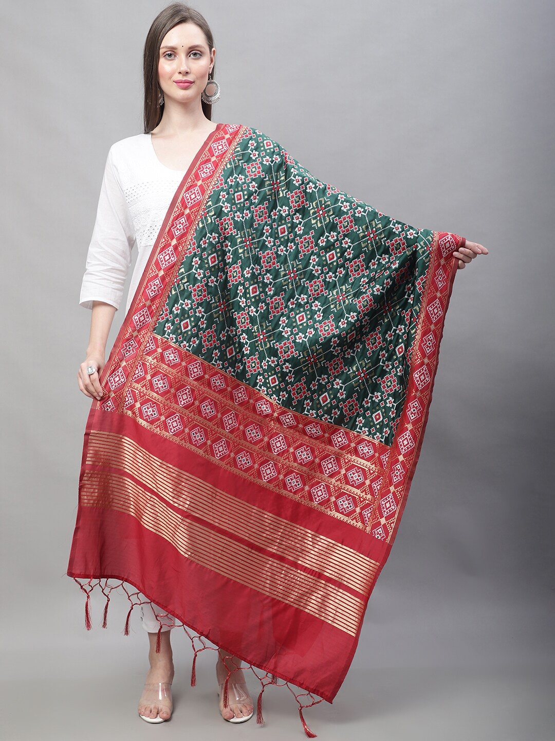 

LOOM LEGACY Woven Design Dupatta With Tasselled Border, Green
