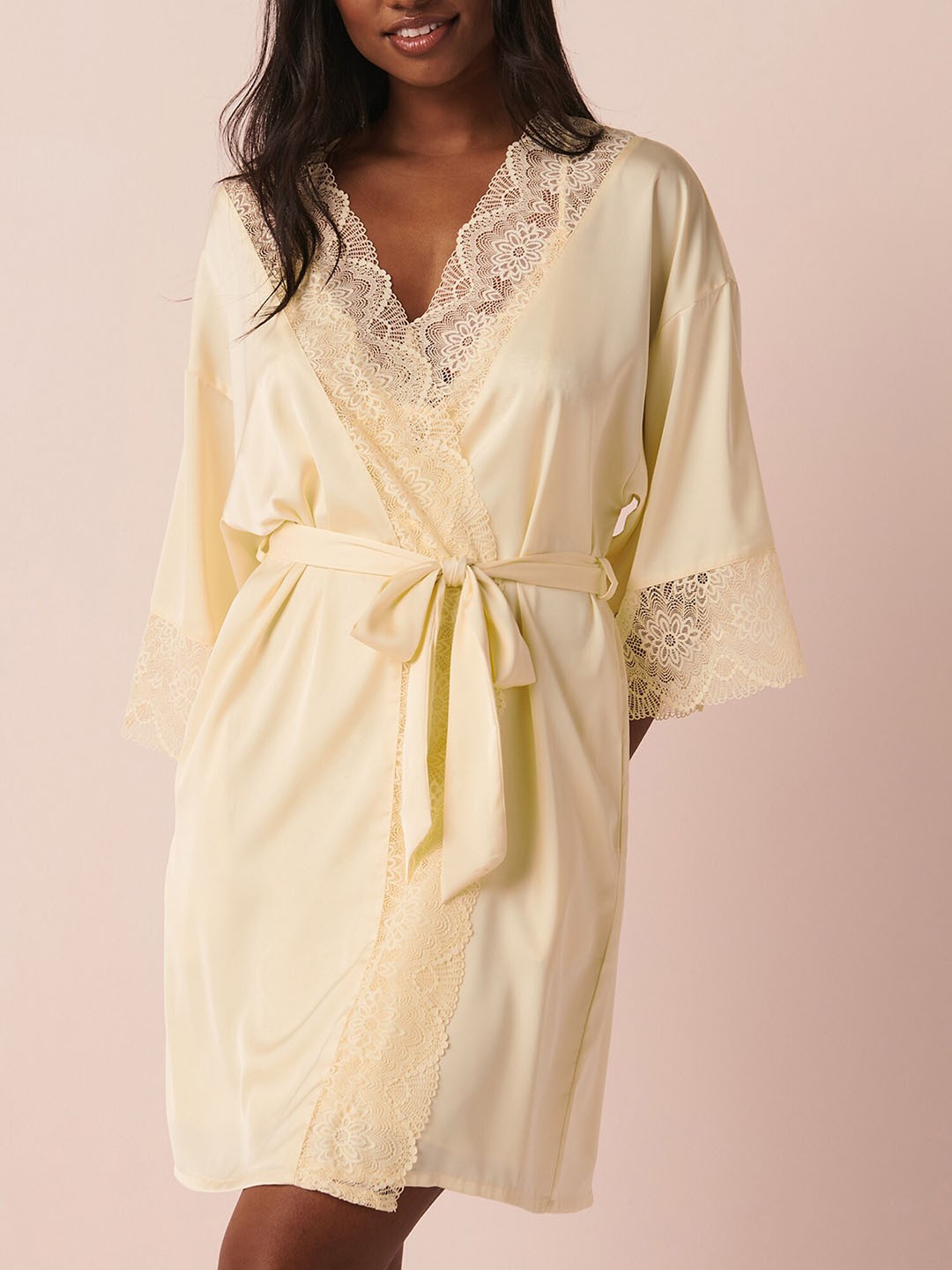 

La Vie en Rose Women Shawl Collar Robe With Lace Details, Yellow