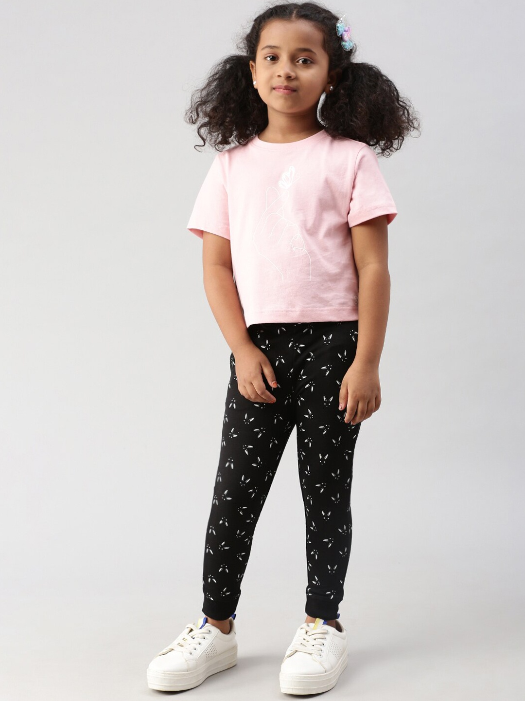 

PIPIN Girls Conversational Printed Slim Fit Mid-Rise Cotton Joggers, Black