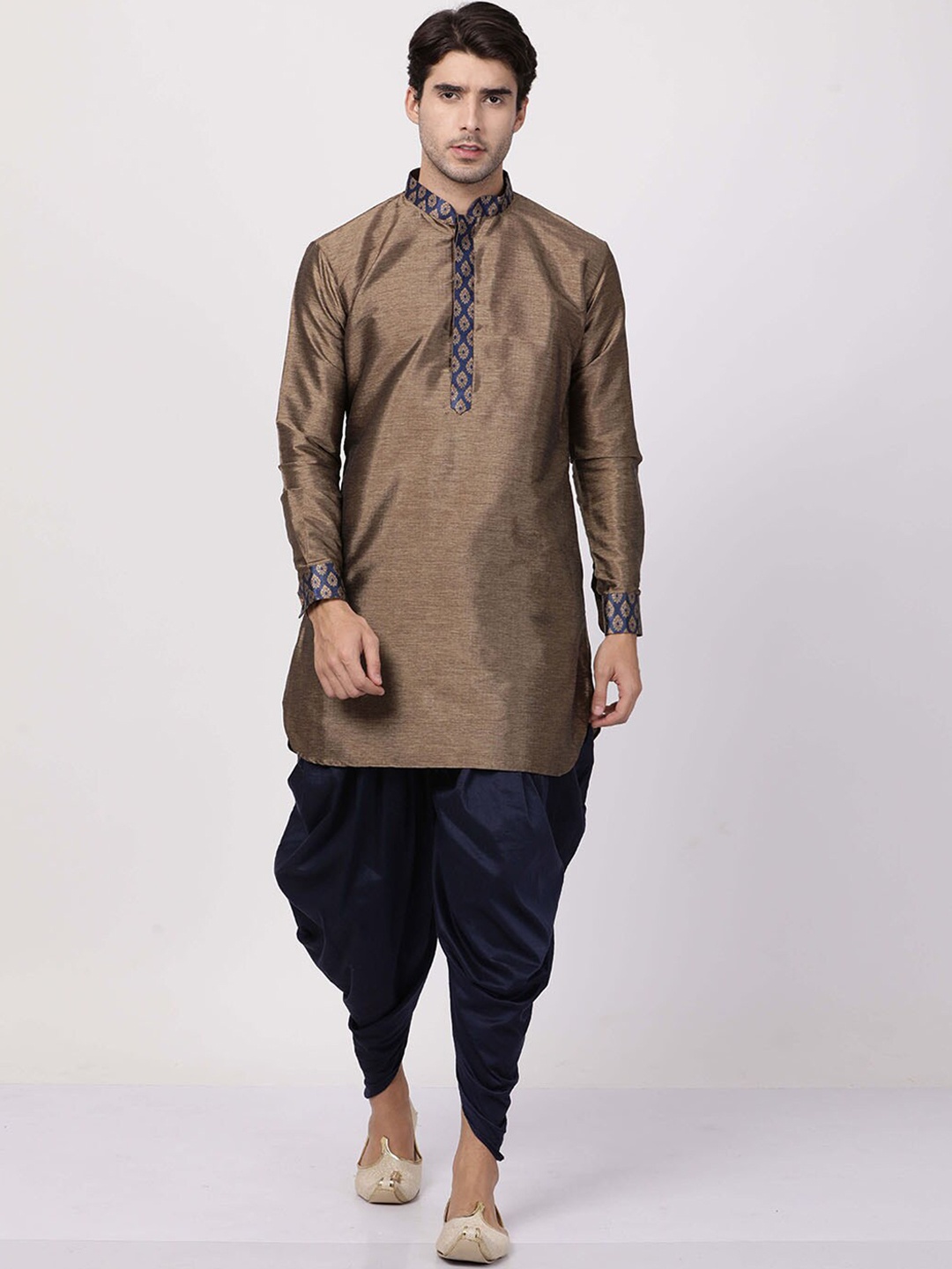 

VASTRAMAY Mandarin Collar Ethnic Motifs Yoke Design Kurta with Dhoti Pants, Bronze