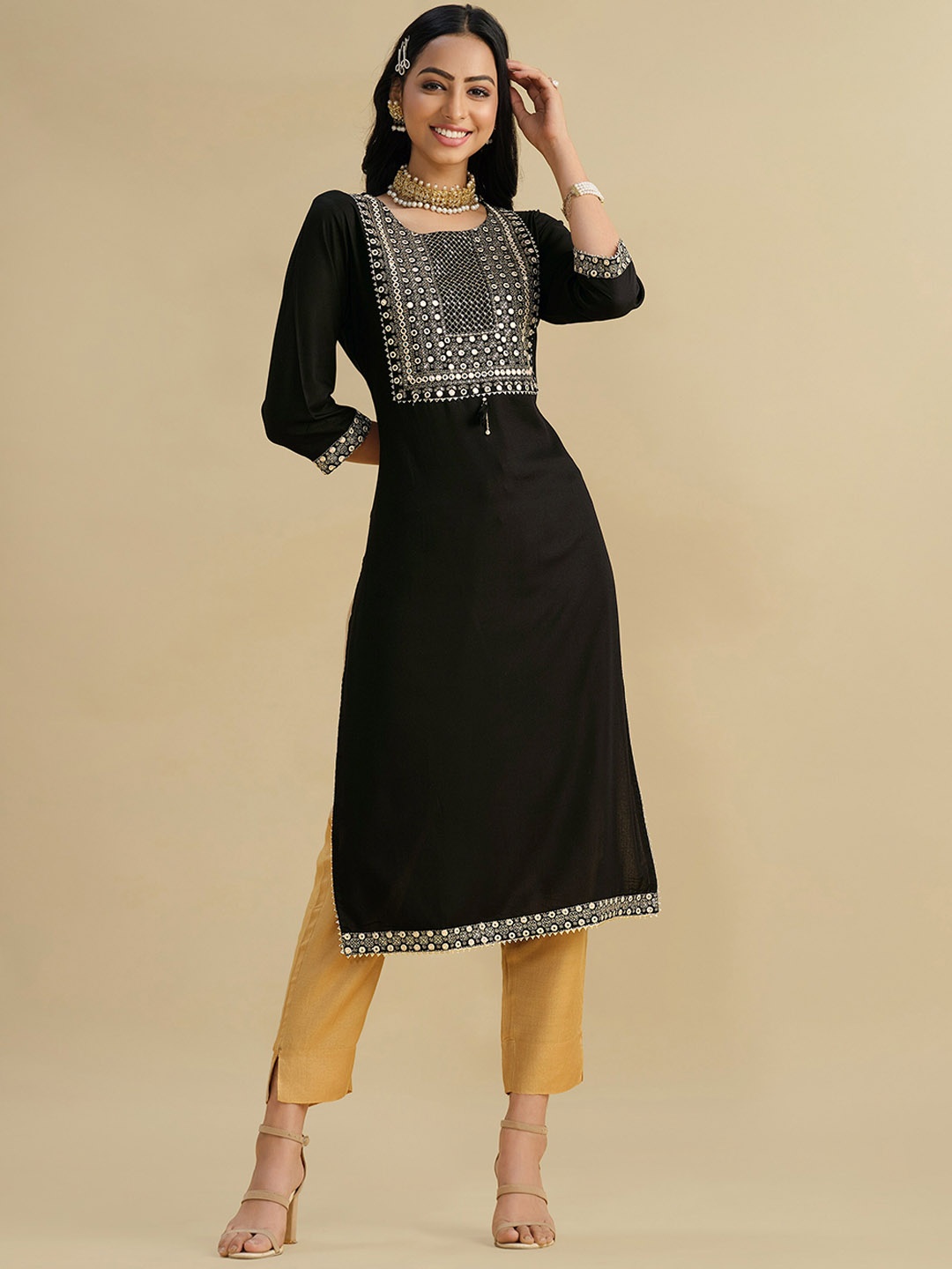 

Sangria Black Geometric Yoke Design Thread Work Kurta