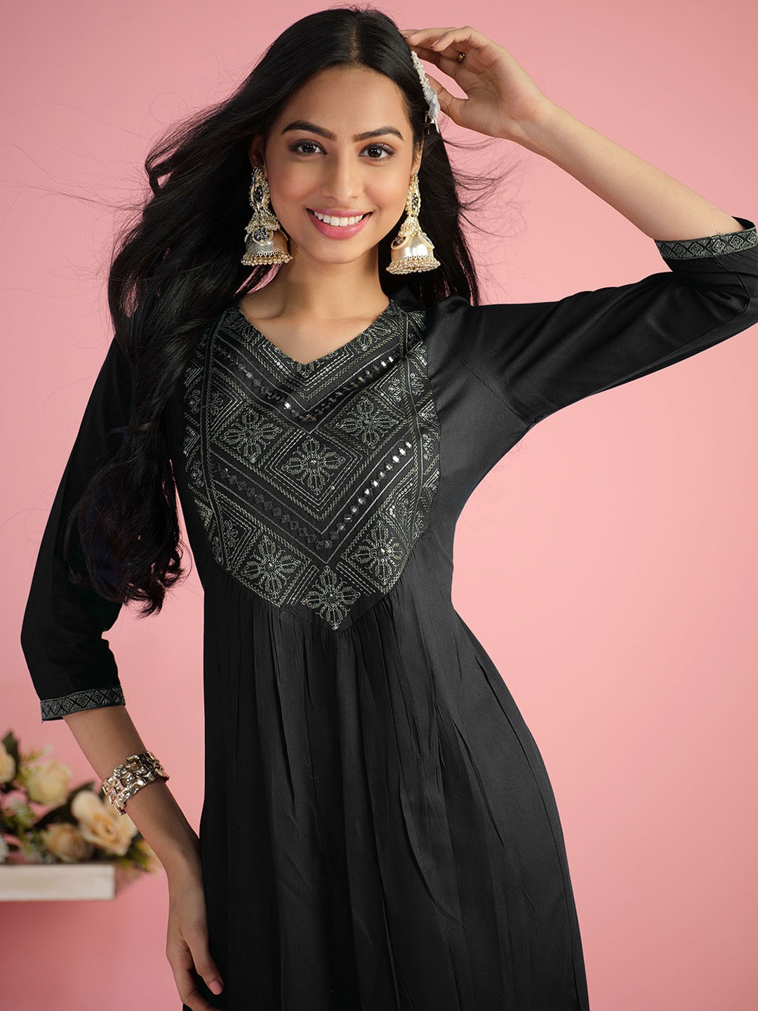 

Sangria Black Ethnic Motifs Yoke Design Sequinned Kurta