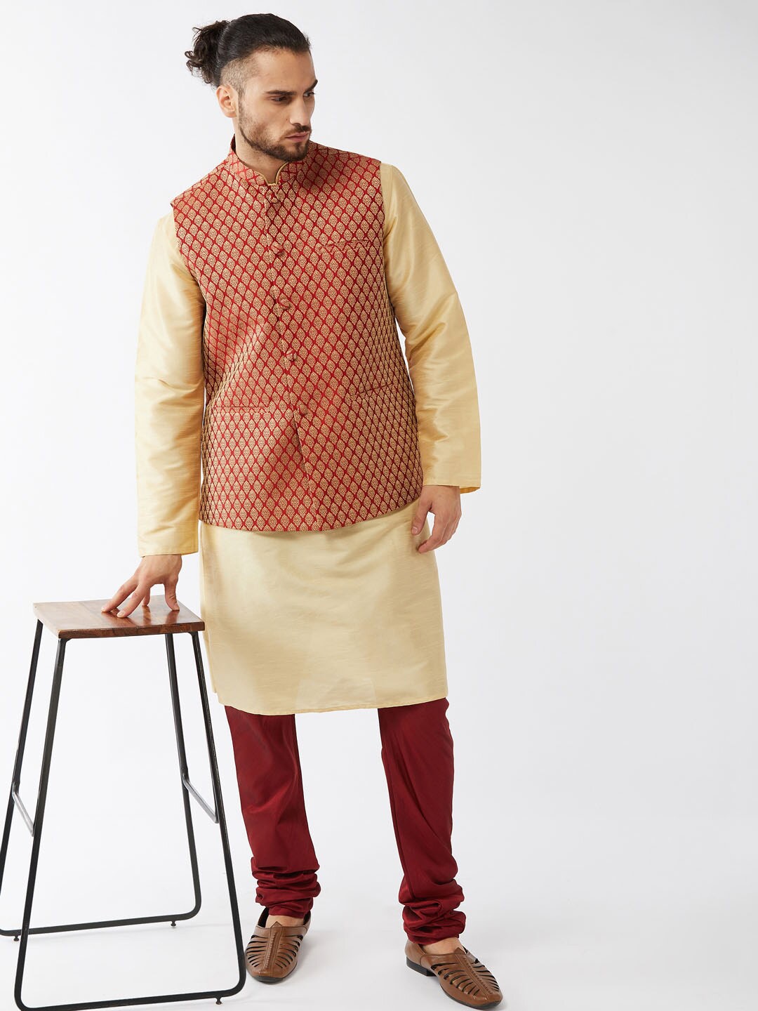 

VASTRAMAY Mandarin Collar Kurta with Churidar & Woven Design Nehru Jacket, Gold