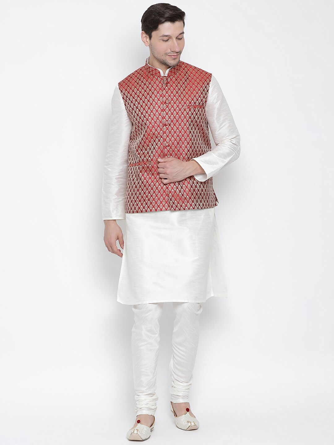 

VASTRAMAY Mandarin Collar Regular Kurta With Churidar & Nehru Jacket, Cream