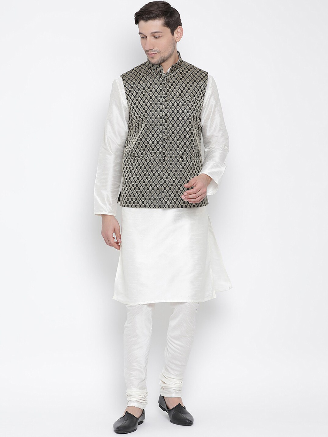 

VASTRAMAY Mandarin Collar Regular Kurta With Churidar & Nehru Jacket, Cream