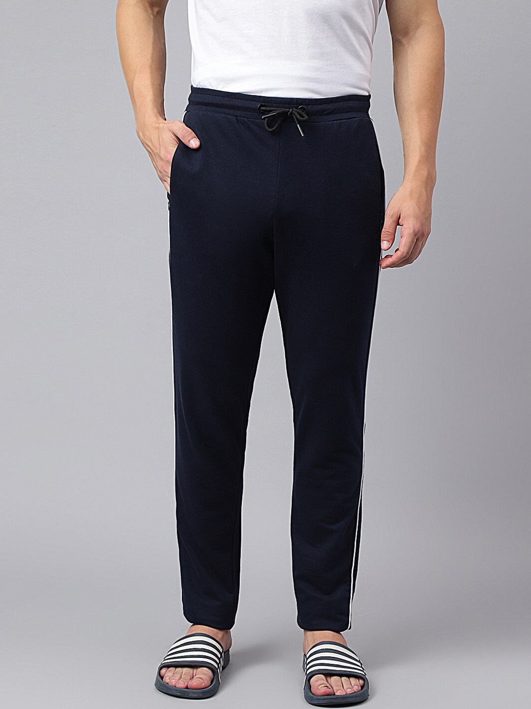 

Richlook Men Mid-Rise Cotton Track Pants, Navy blue