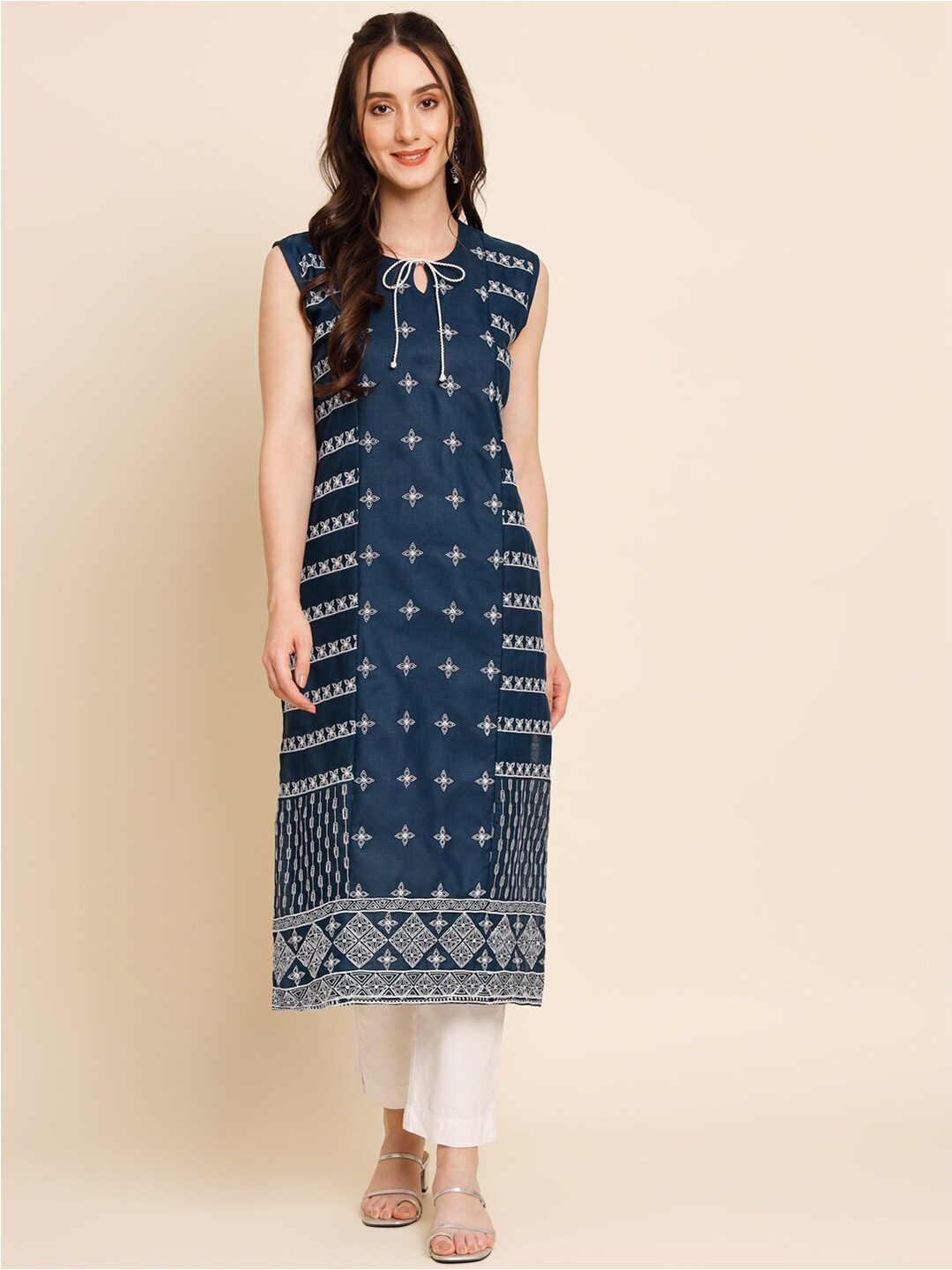

HERE&NOW Navy Blue & Beige Tie-Up Neck Ethnic Motifs Embroidered Straight Kurta
