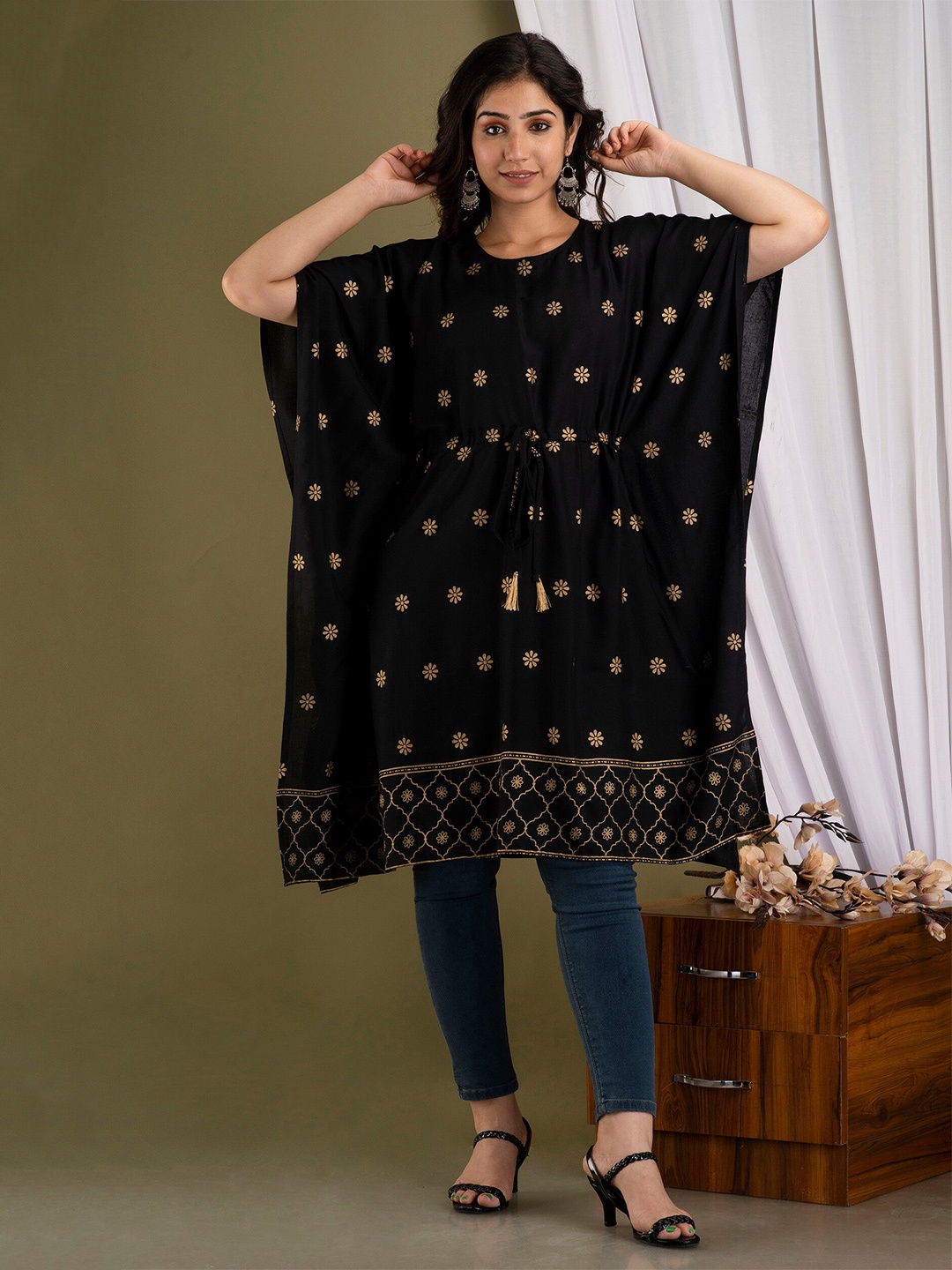 

Mialo fashion Floral Printed Kimono Sleeves Kaftan Kurti, Black