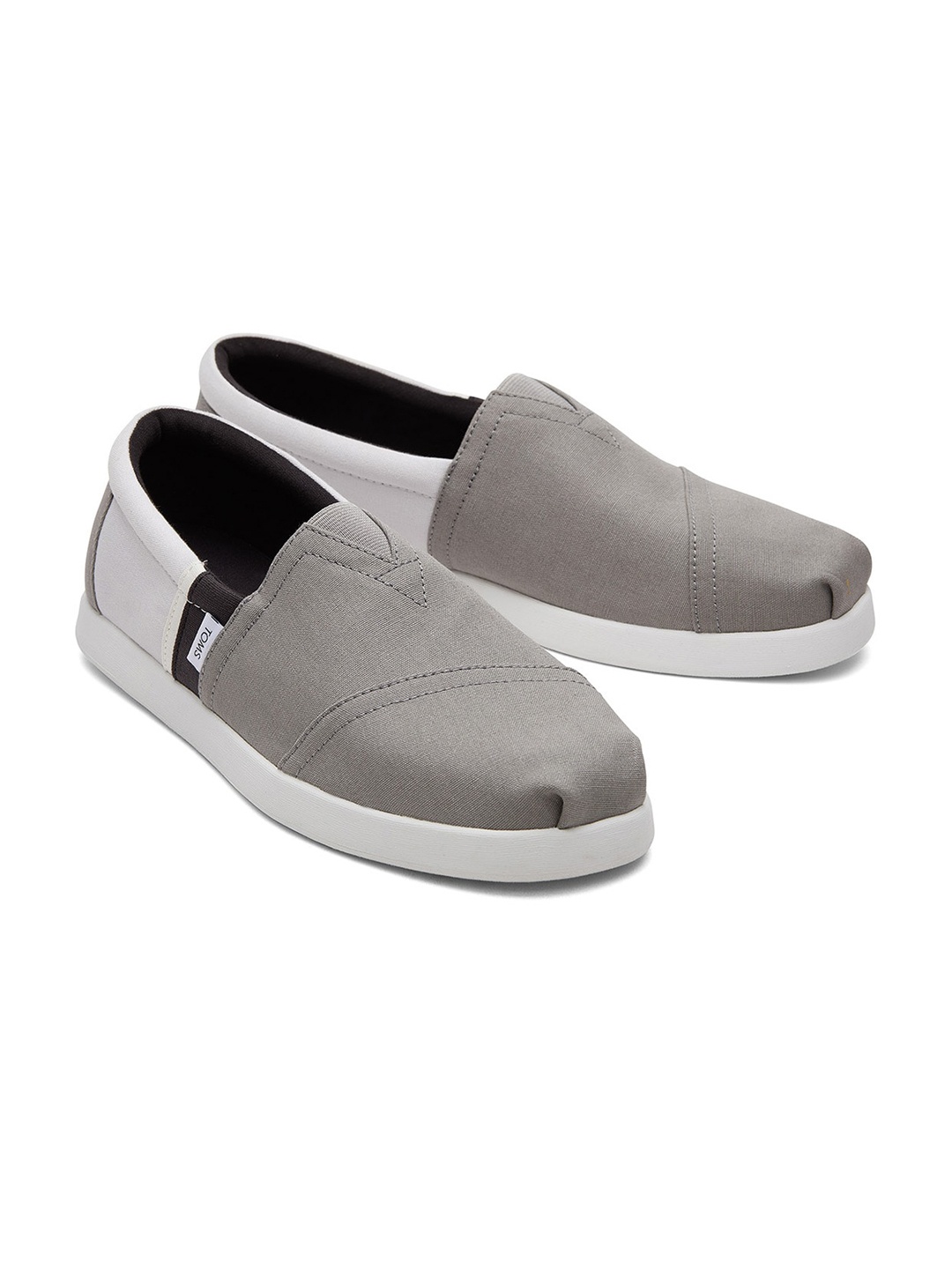 

TOMS Men Colourblocked Lightweight & OrthoLite EcoLT Insole Canvas Slip -On Sneakers, Grey