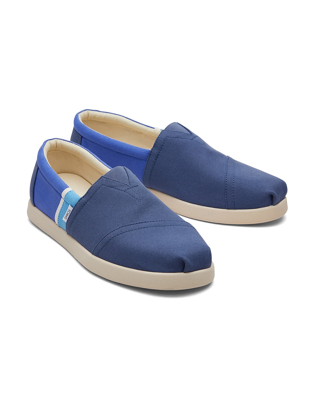 

TOMS Men Lightweight Canvas Contrast Sole Slip-On Sneakers, Blue