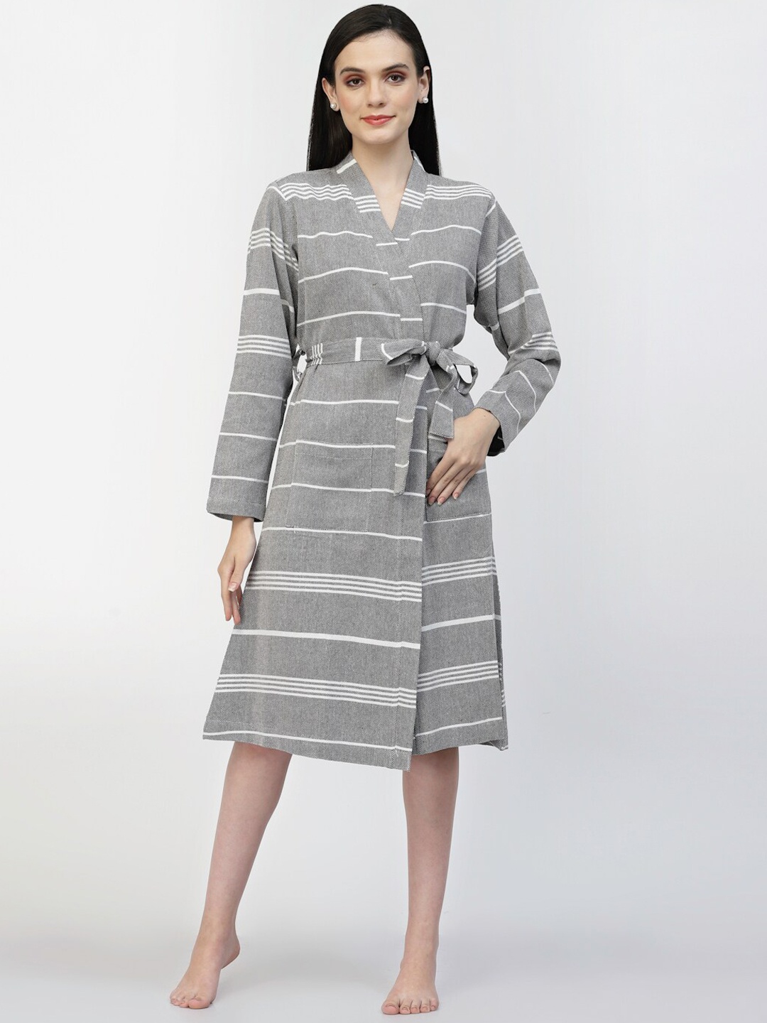 

KLOTTHE Women Striped Cotton Bath Robe, Grey