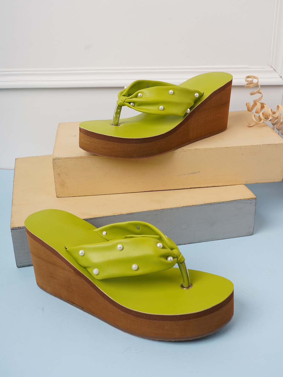 

SAPATOS Embellished Open Toe Wedges, Green