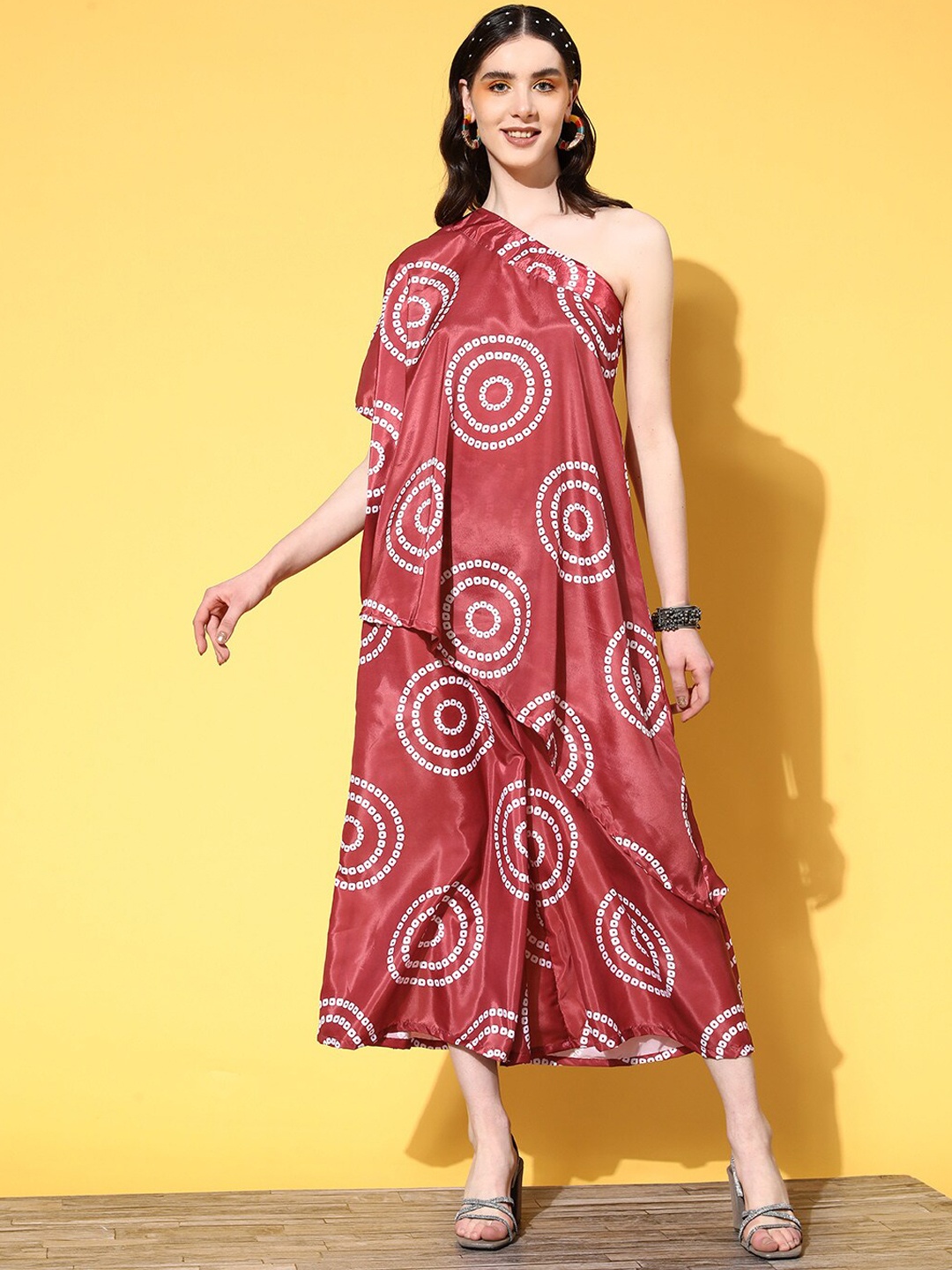 

InWeave Maroon & White One Shoulder Bandhani Printed A-Line Kurta with Palazzos